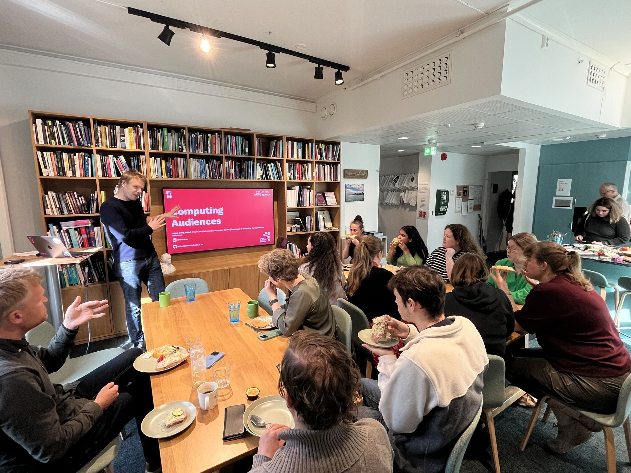 Narrating networks - layers